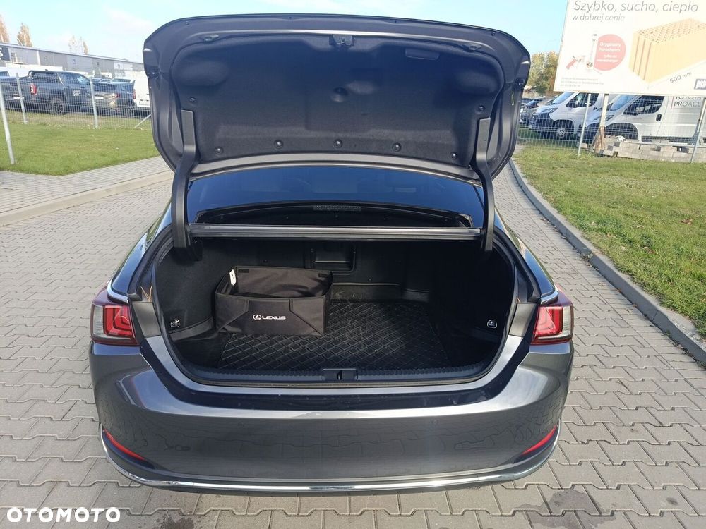 Lexus ES 300h Business Edition - 13