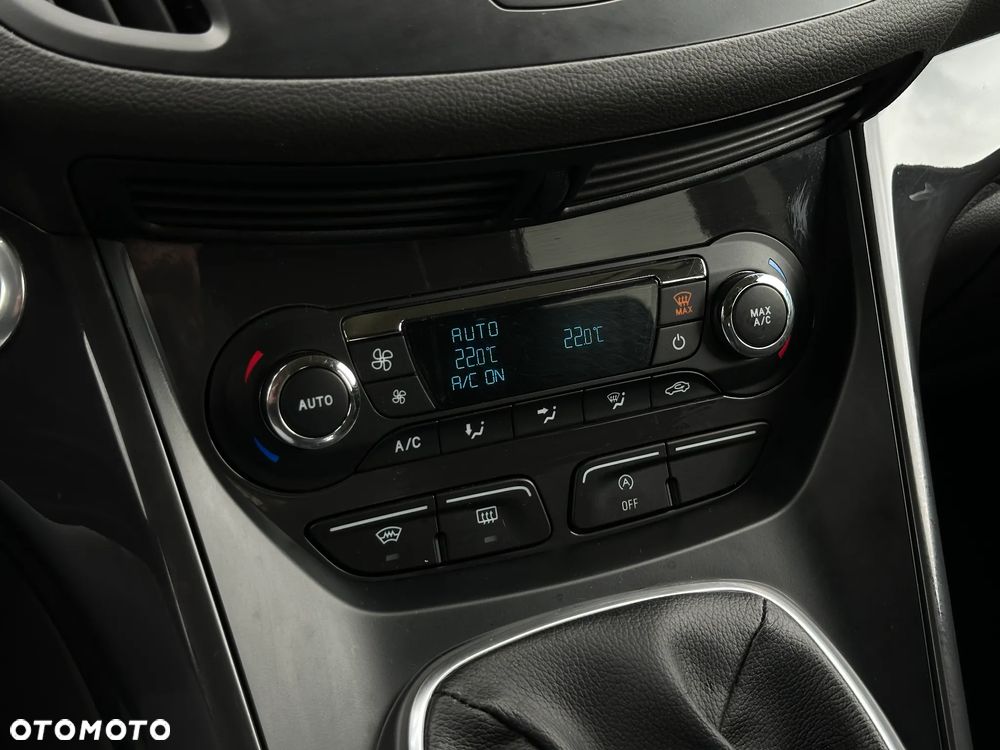 Ford Kuga 1.6 EcoBoost 2x4 Titanium - 14