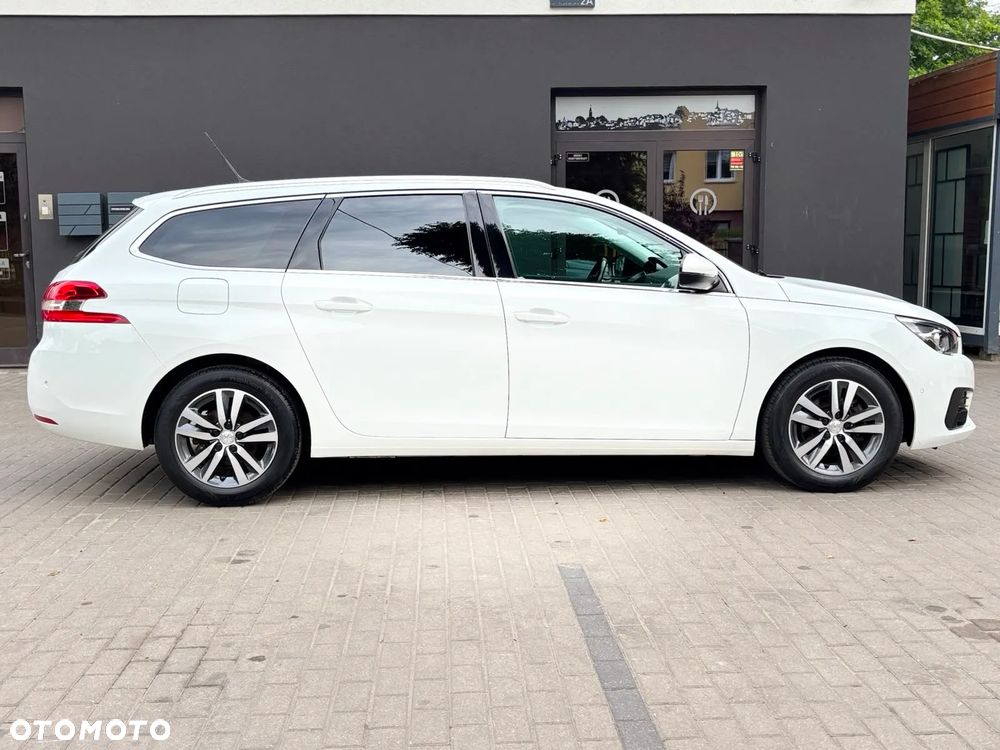 Peugeot 308 1.2 PureTech GPF Allure S&S - 15