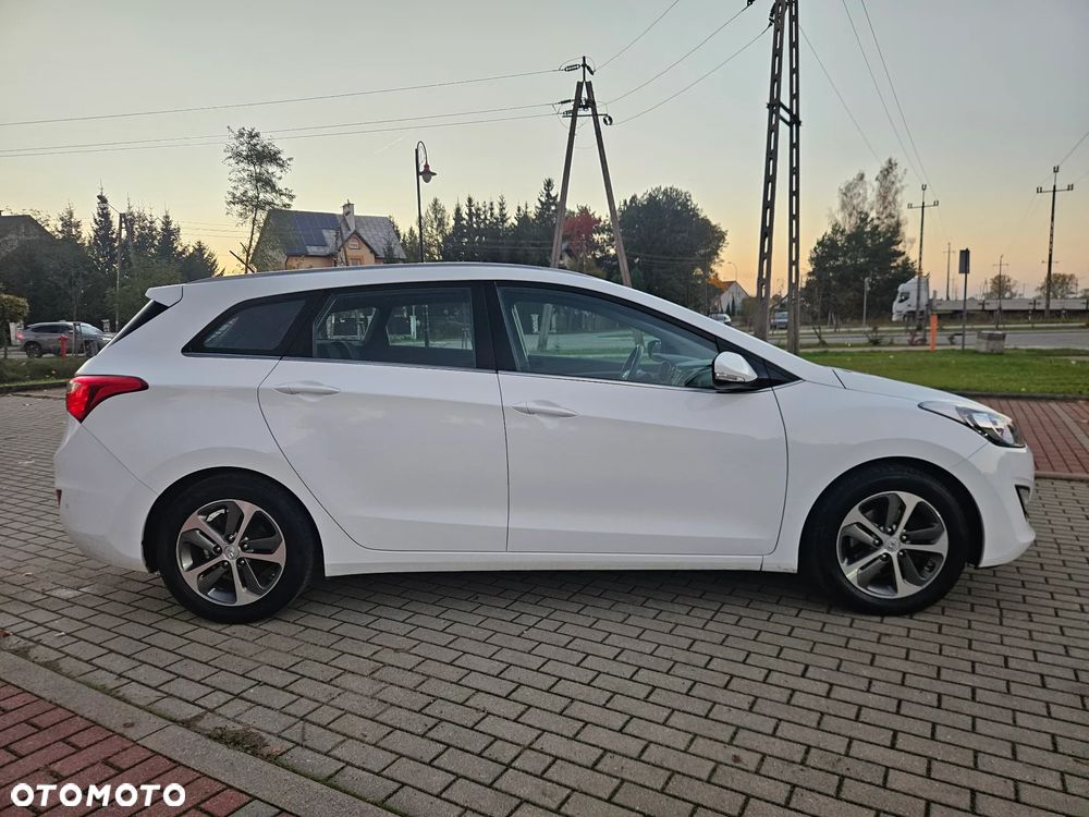 Hyundai i30 1.6 CRDi Fifa World Cup Edition - 7