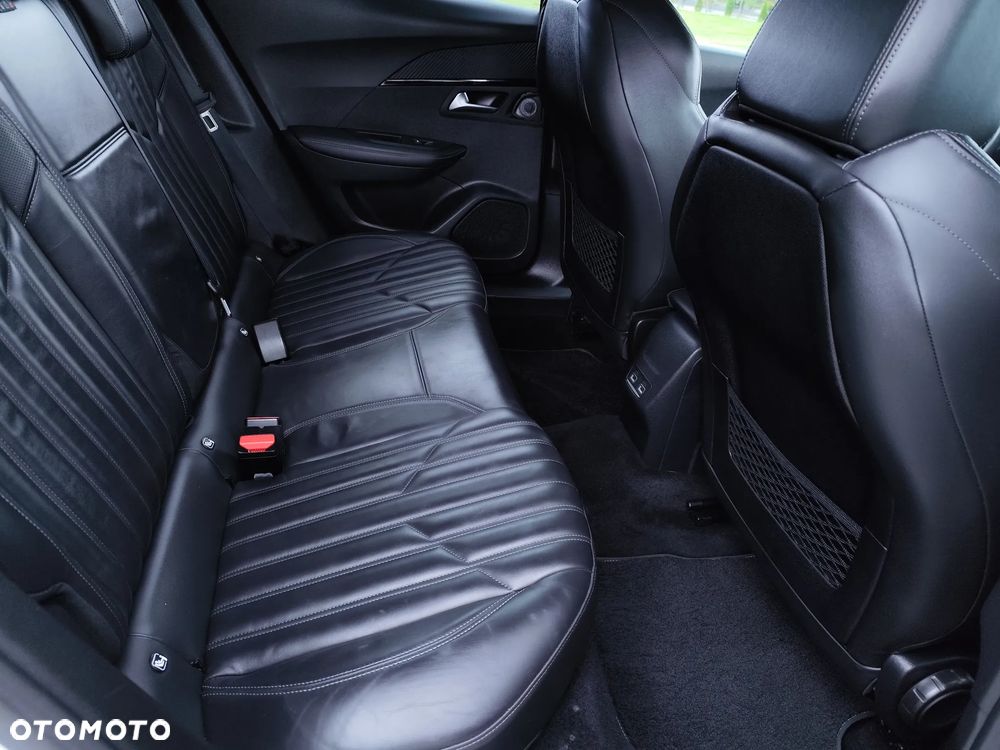 Peugeot 2008 1.2 PureTech GT Line S&S - 17
