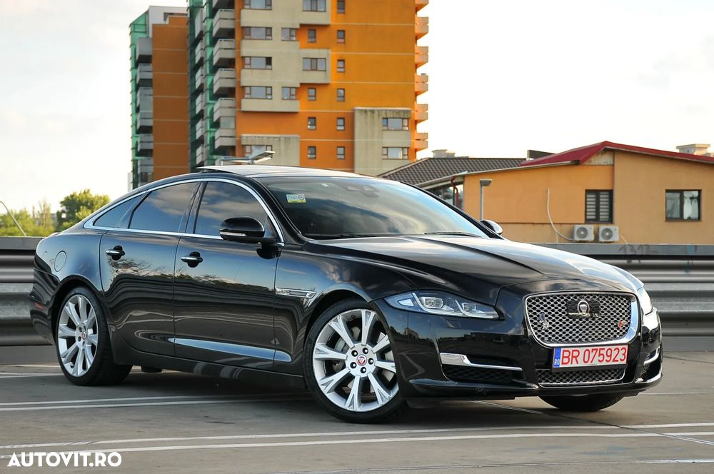Jaguar XJ 30d LWB Portfolio - 1