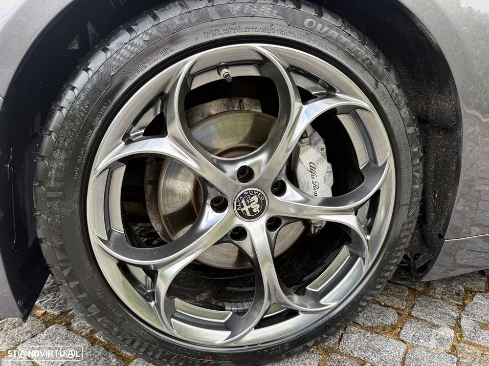 Alfa Romeo Giulia - 16