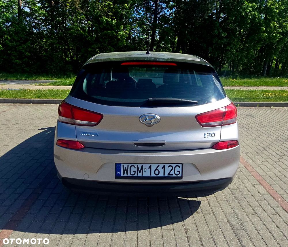 Hyundai i30 1.4 Premiere Comfort - 12