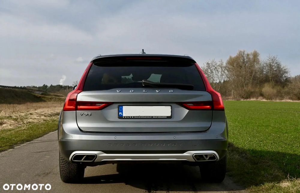 Volvo V90 D5 SCR AWD Momentum Pro - 6