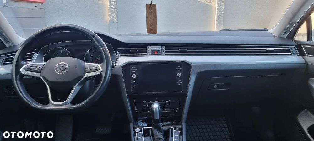Volkswagen Passat - 18