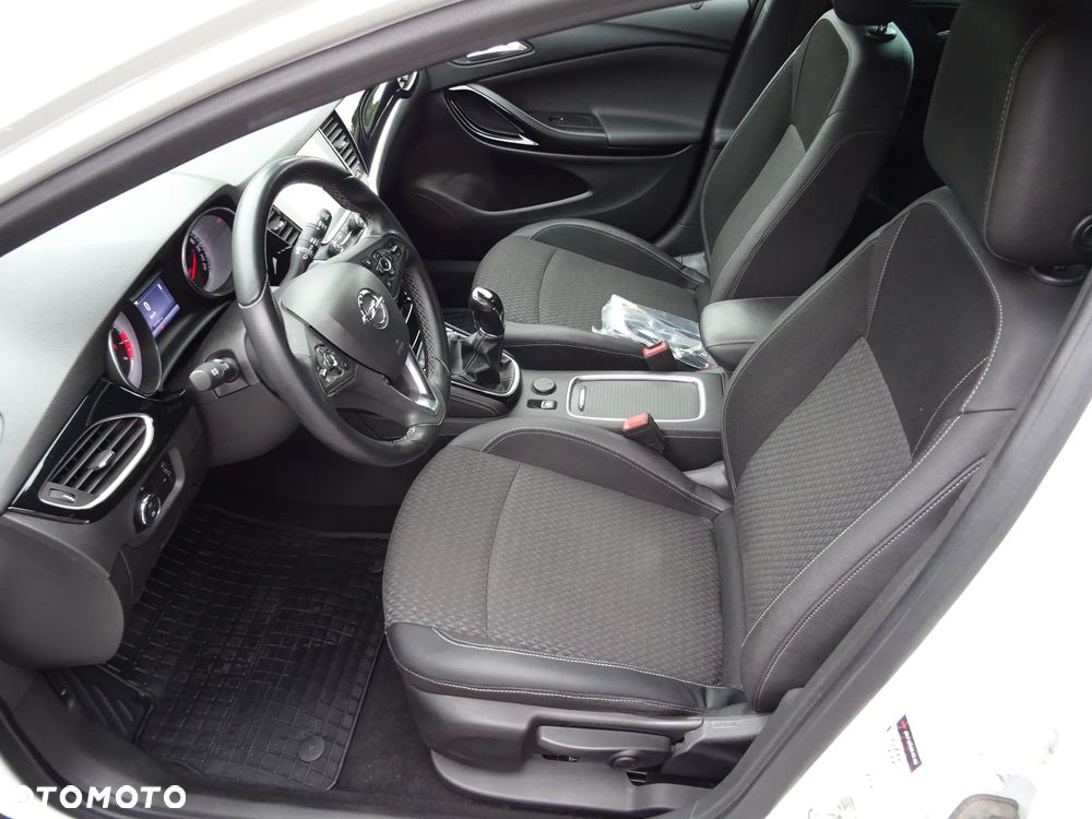 Opel Astra 1.4 Turbo Innovation - 14