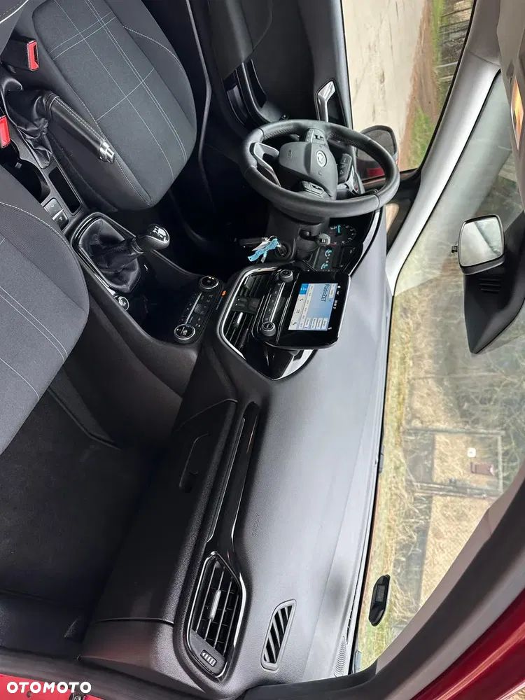 Ford Fiesta 1.1 S&S TITANIUM - 39