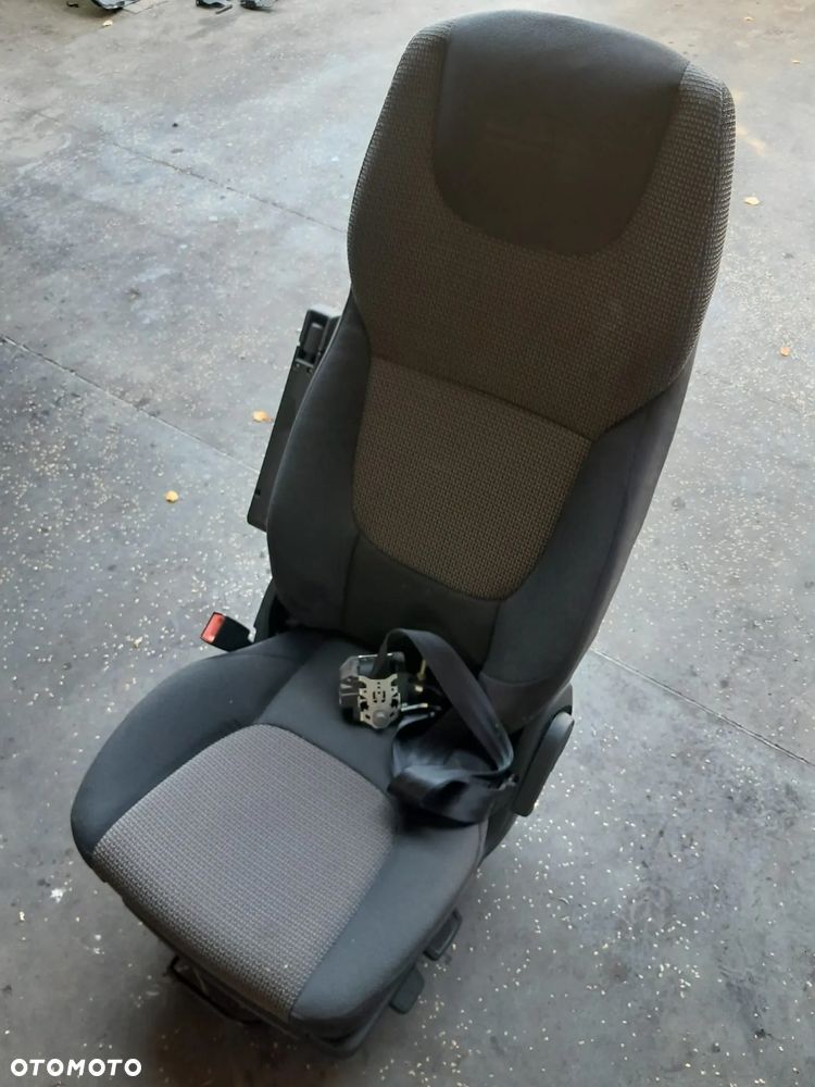 FOTEL KIEROWCY PASAŻERA PNEUMATYCZNY DAF LF EURO 6 ANGLIK EURO 6 - 5