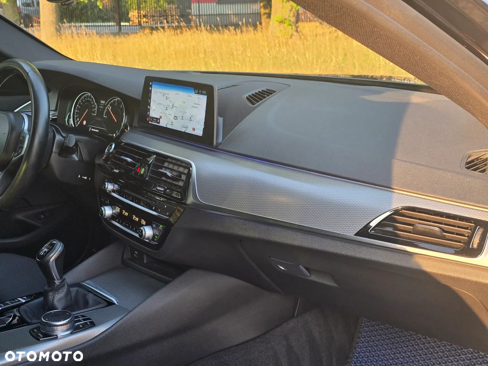 BMW Seria 5 520d M Sport - 14