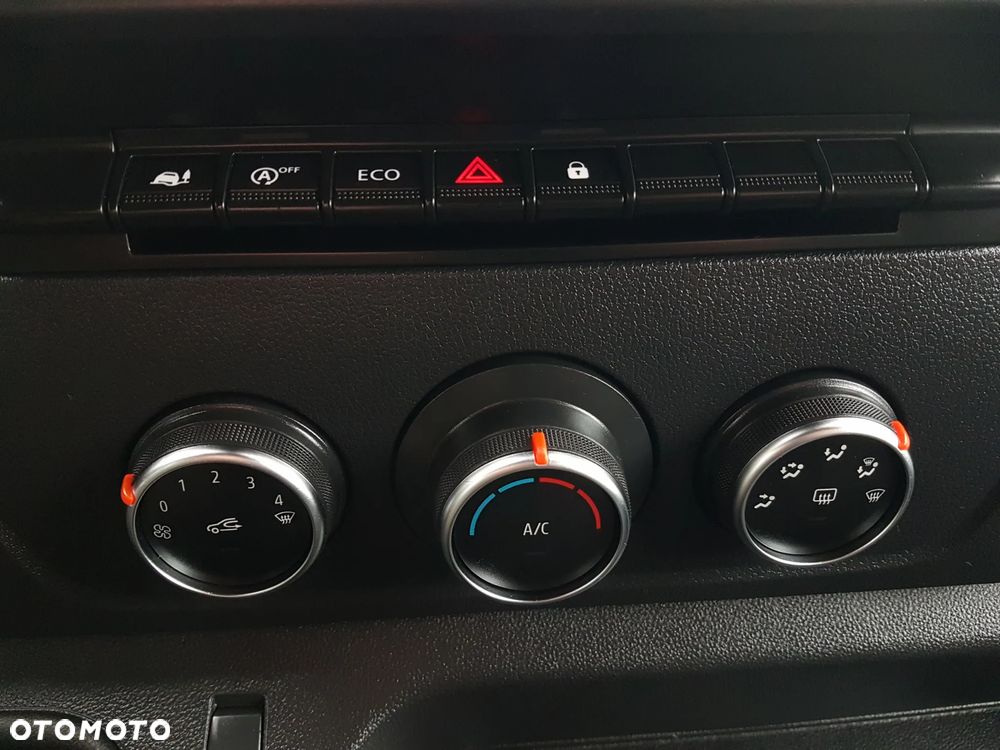 Renault MASTER CHŁODNIA AGREGAT CARRIER XARIOS 350 FUNKCJA GRZANIA IZOTERMA 4,02x2,11x1,98 ZASILANIE Z SILNIKA + ELEKTRYCZNE KLIMA - 37