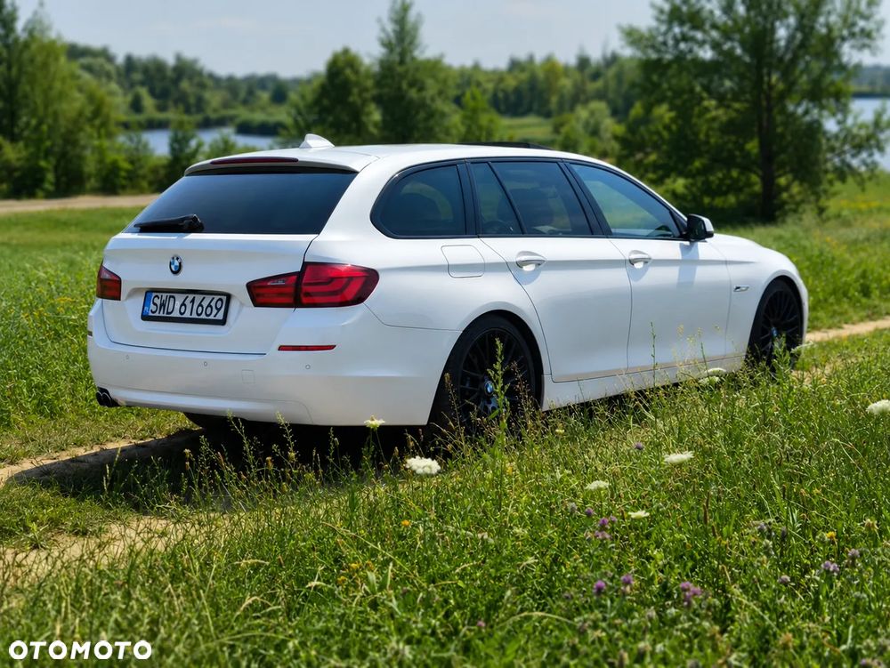 BMW Seria 5 525d - 2