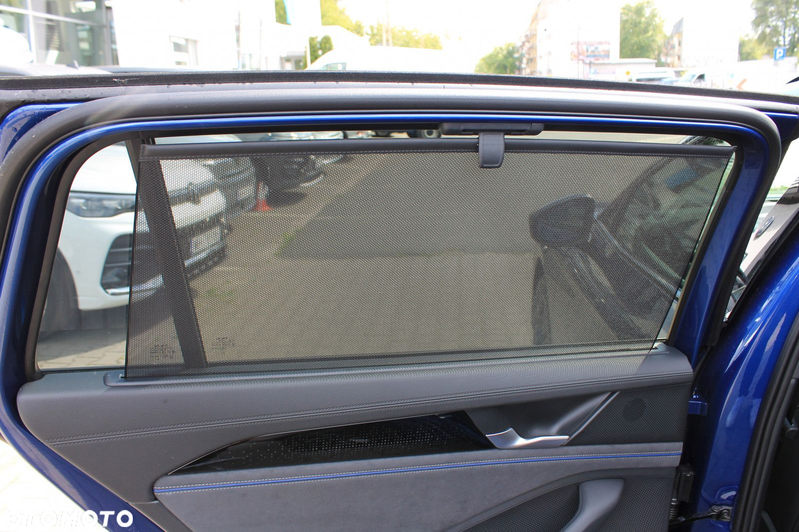 Volkswagen Passat - 11