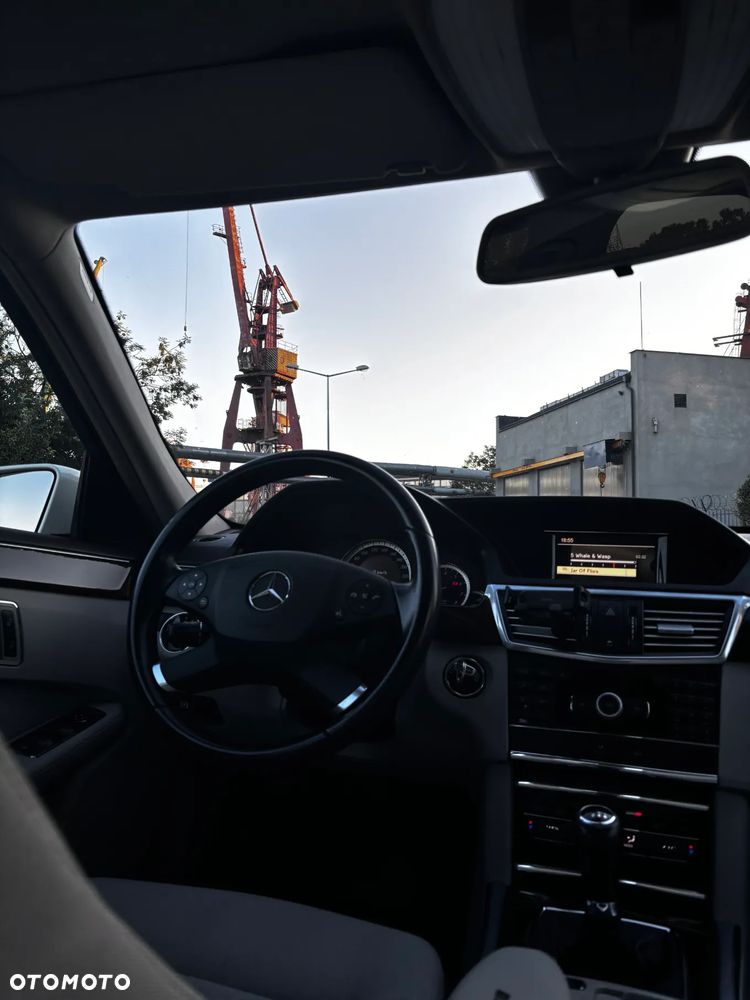 Mercedes-Benz Klasa E 200 CGI BlueEffICIENCY - 5