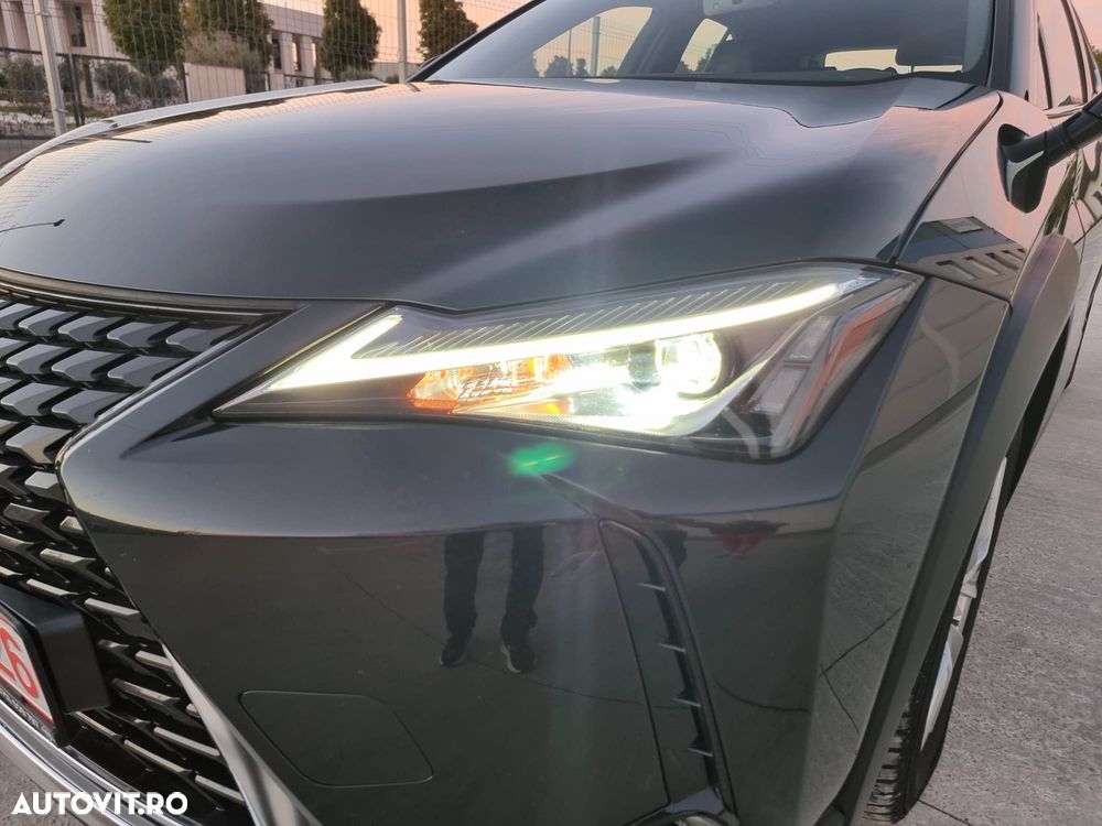 Lexus UX - 16
