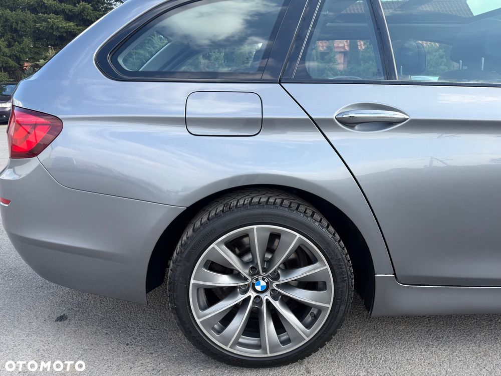 BMW Seria 5 525d xDrive Sport-Aut - 22