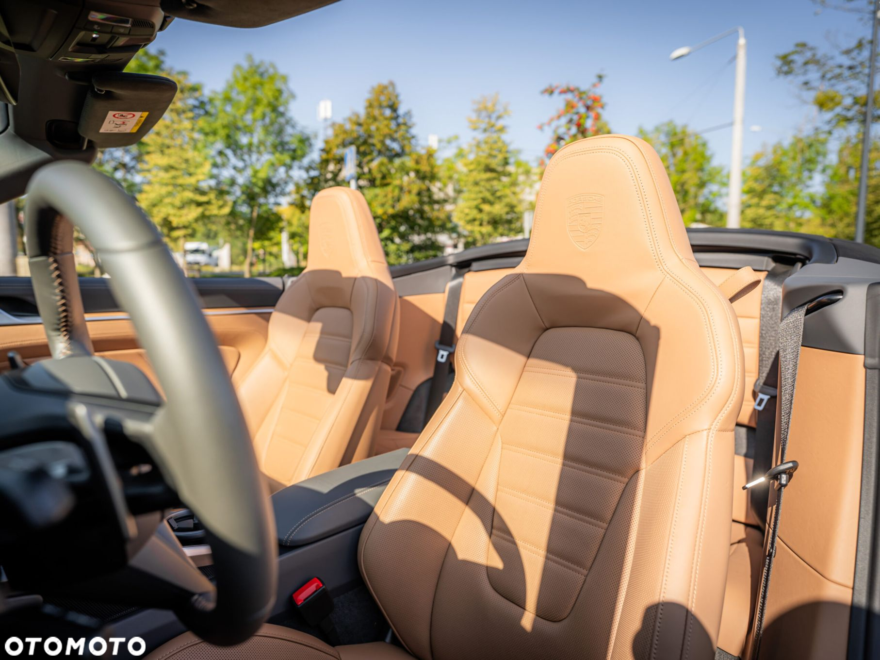 Porsche 911 Carrera GTS Cabrio - 19