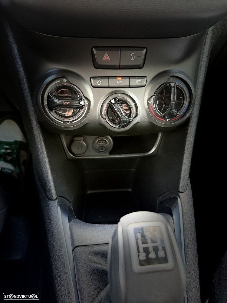 Peugeot 208 1.2 PureTech Active - 21