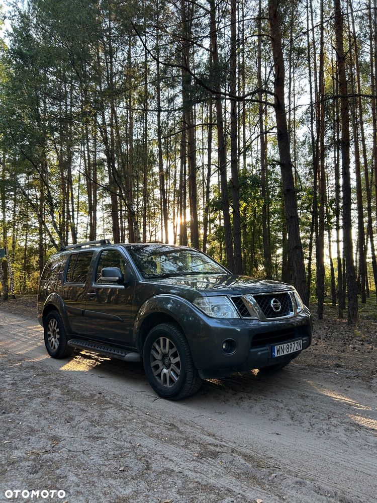 Nissan Pathfinder 2.5 D LE EU5 - 1