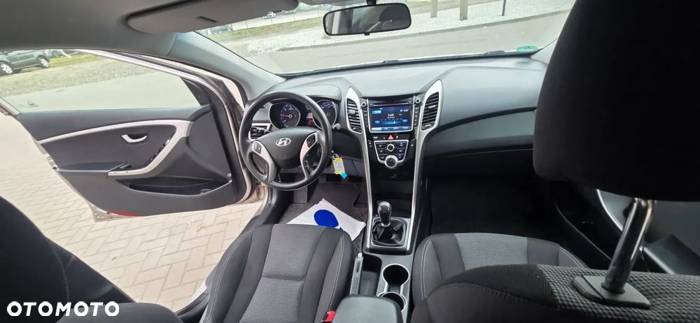 Hyundai i30 1.6 CRDi Premium - 34