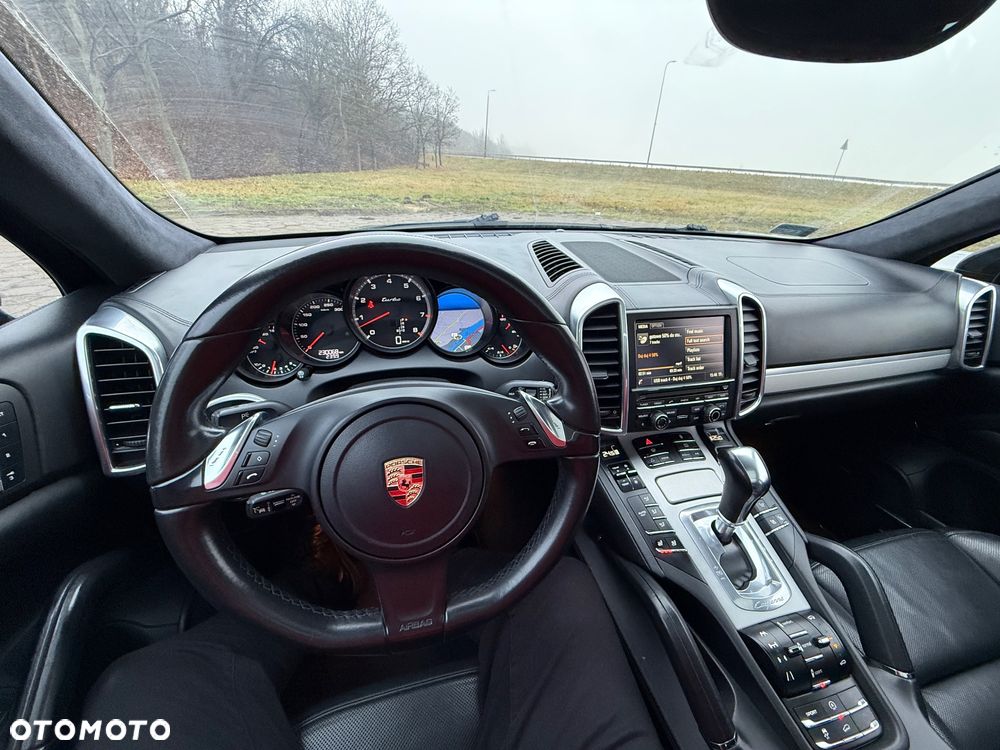 Porsche Cayenne Turbo Tiptronic S - 26