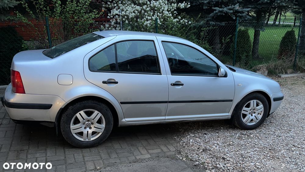 Volkswagen Bora 1.9 TDI Basis - 1