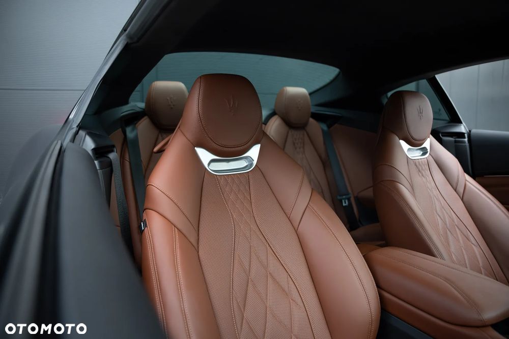Maserati GranTurismo Modena - 14