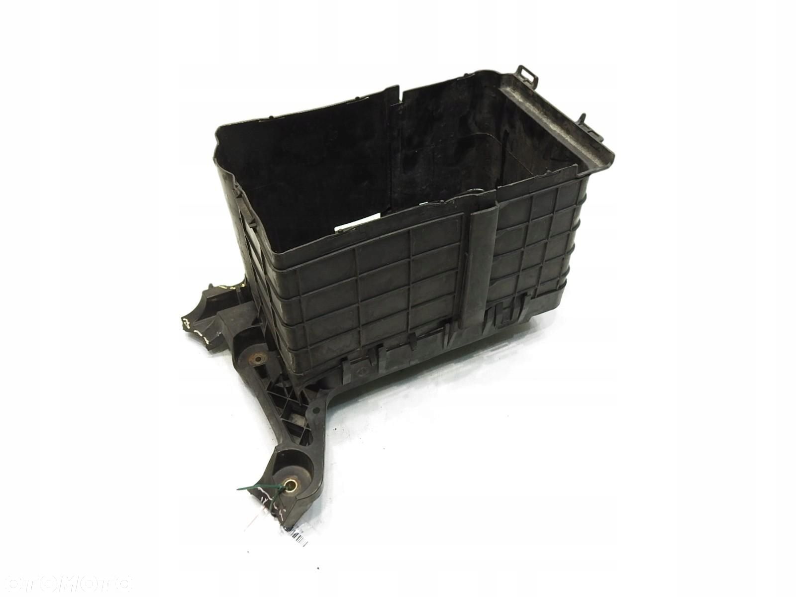 OBUDOWA AKUMULATORA VW PASSAT B6 1.9 TDI 1K0915333C - 1