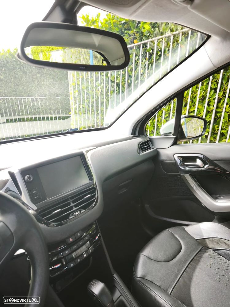 Peugeot 208 1.6 e-HDi Allure - 11