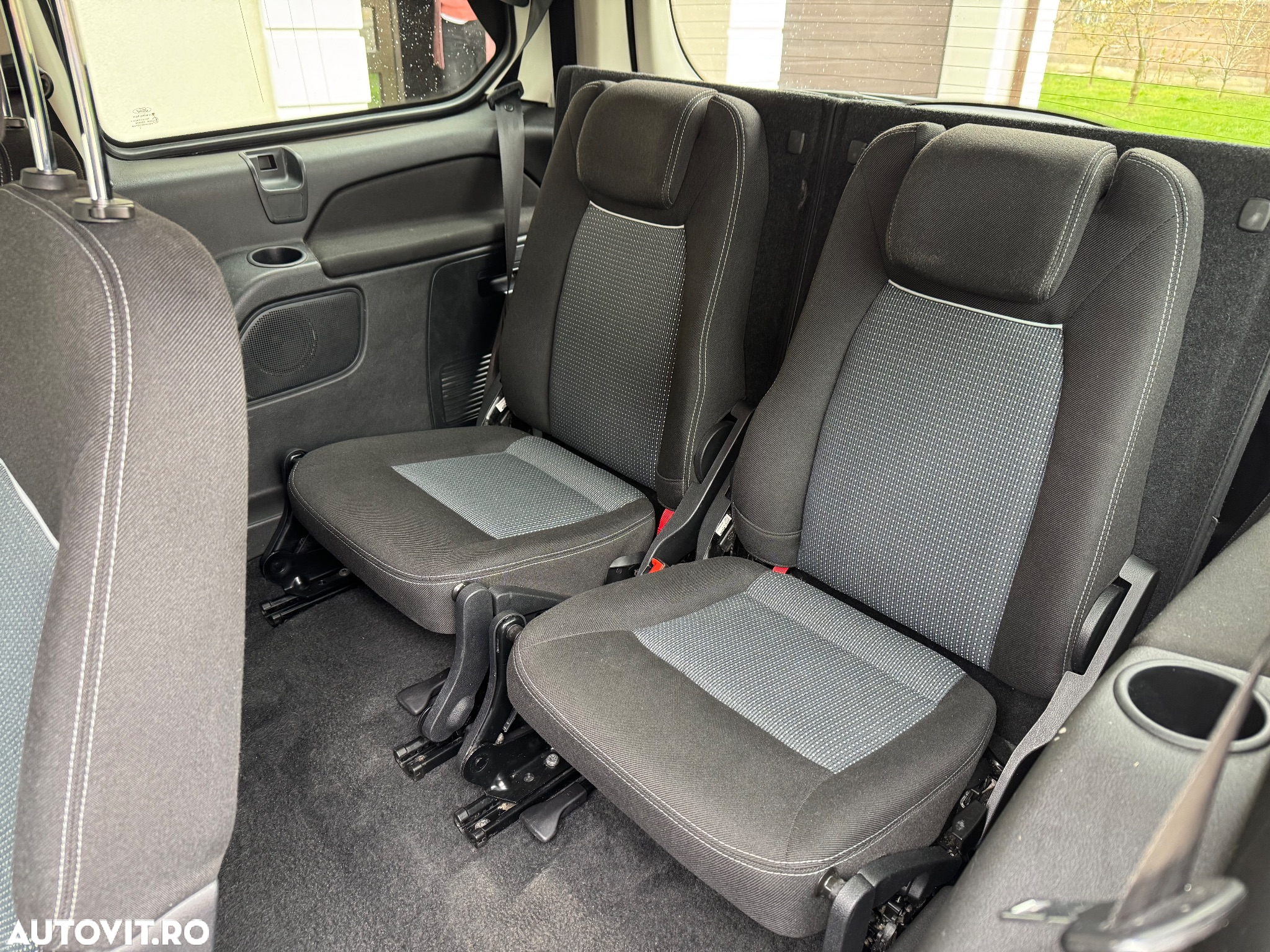 Ford Galaxy 2.0 TDCi DPF Business Edition - 16
