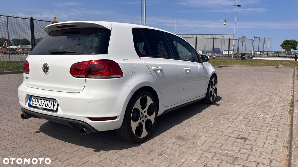 Volkswagen Golf - 9