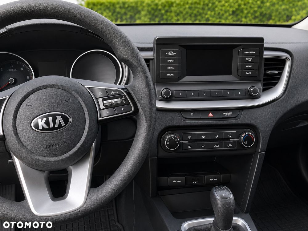 Kia Ceed 1.6 CRDi mHEV M - 7