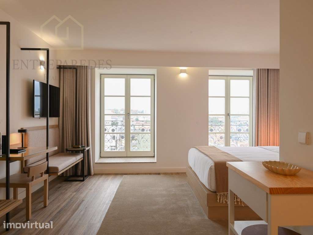 Apartamento loft T1 com terraço mobilado e equipado, junto ao Jardi... - Grande imagem: 2/39