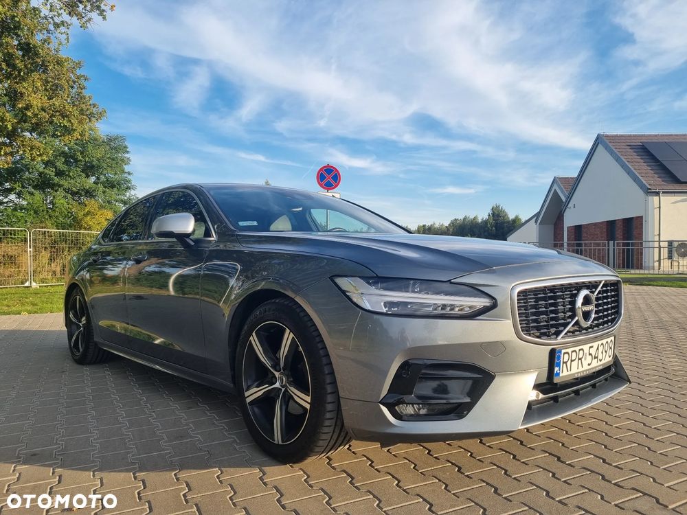 Volvo S90 - 2