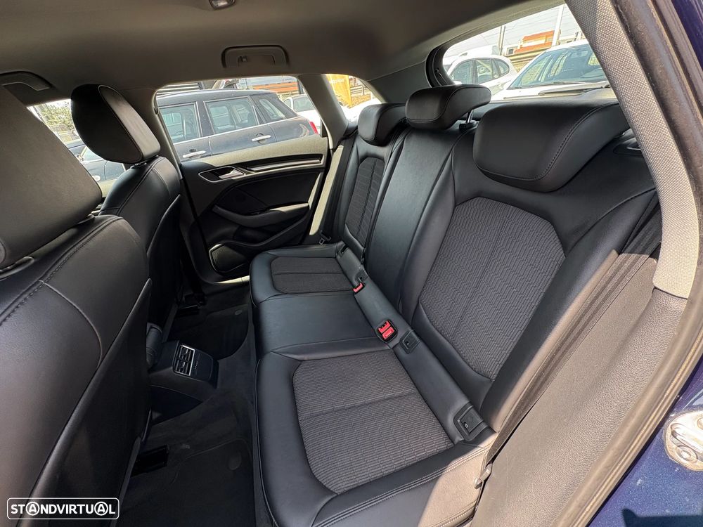 Audi A3 Sportback 1.6 TDI B.Line Attraction - 8