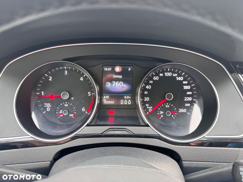 Volkswagen Passat 2.0 TDI SCR DSG Elegance - 28