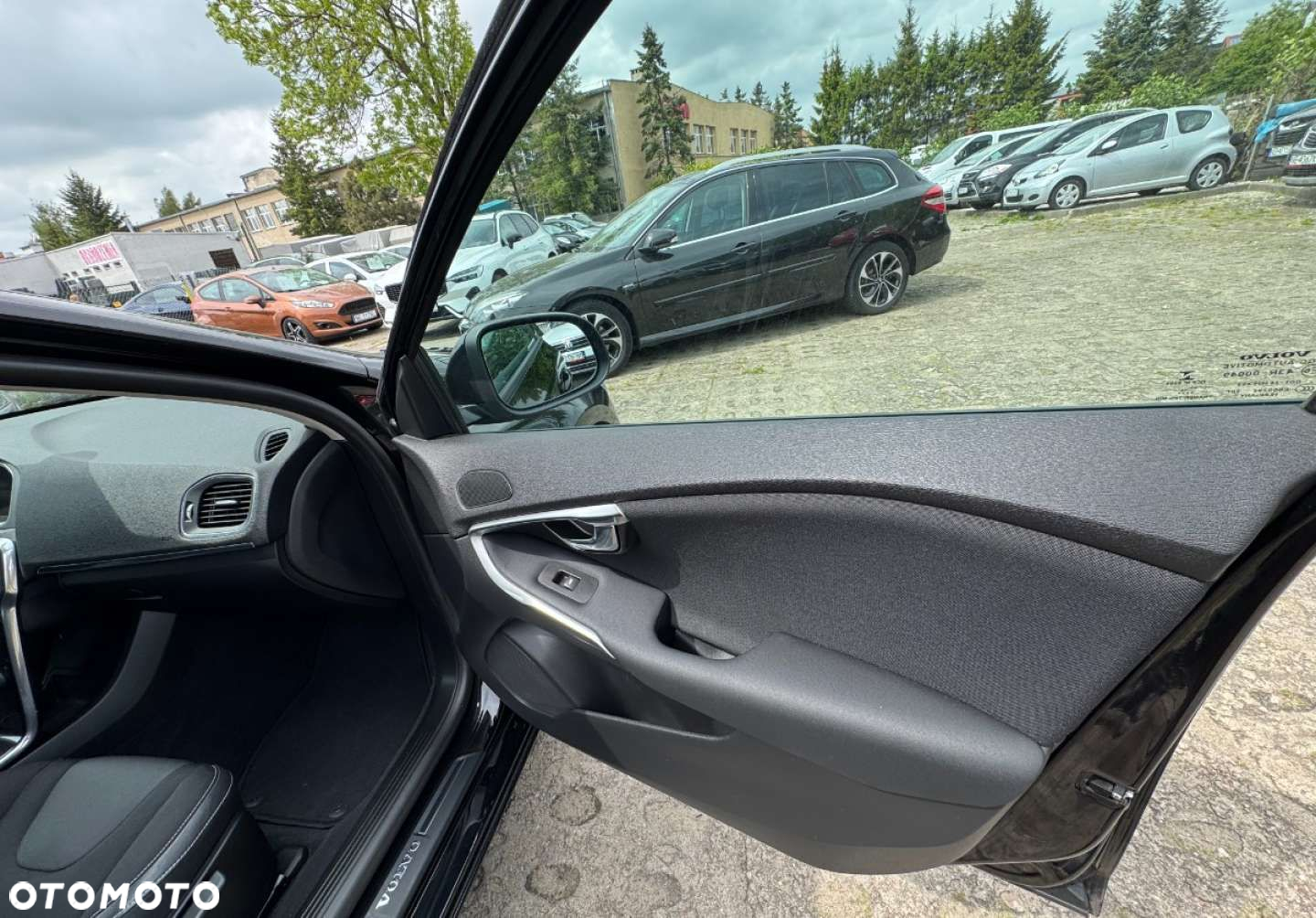 Volvo V40 - 24
