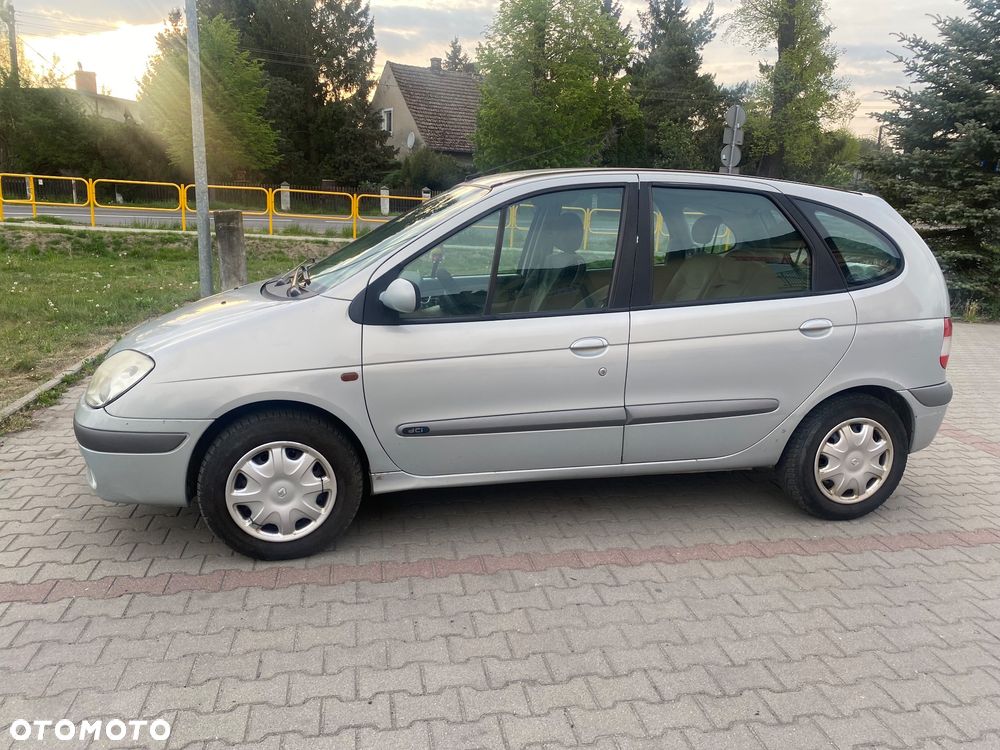 Renault Scenic 1.9 dCi Authentique - 3