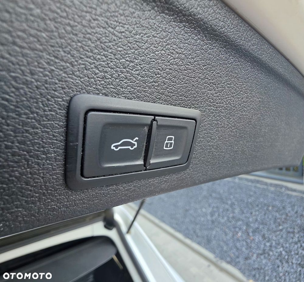 Audi A4 Avant 2.0 TDI ultra S tronic sport - 26