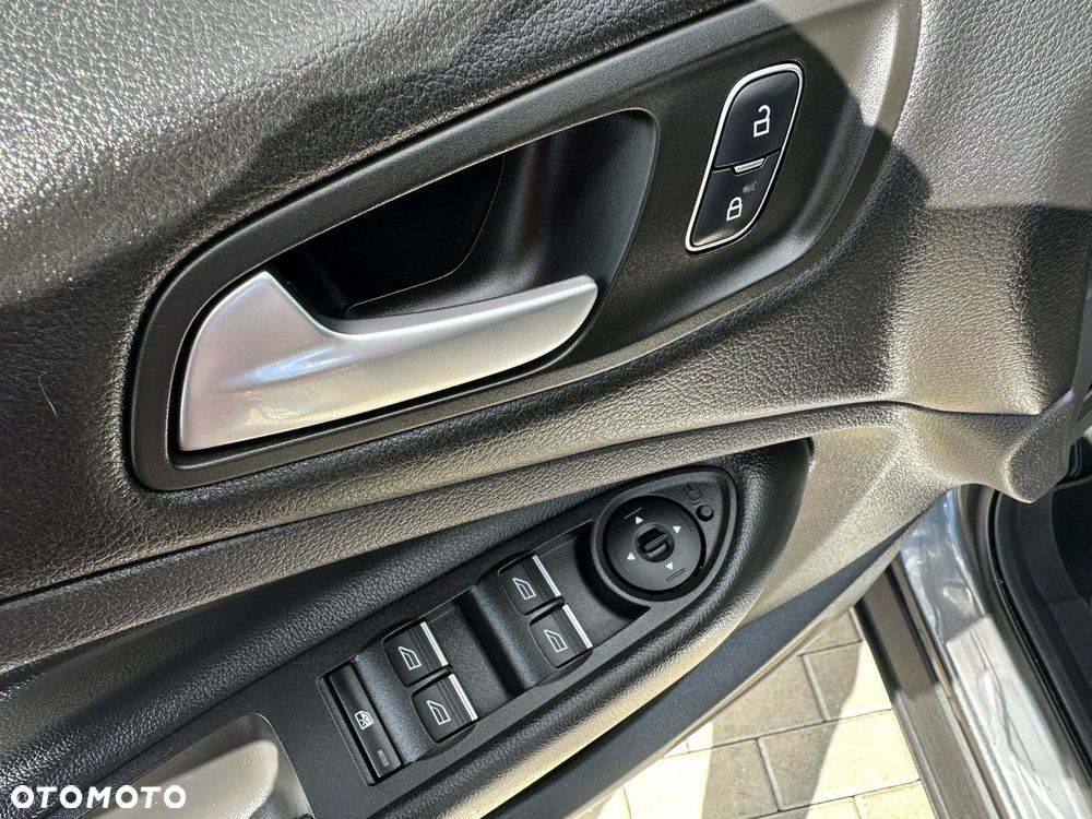 Ford Kuga 1.5 EcoBoost 2x4 Titanium - 25