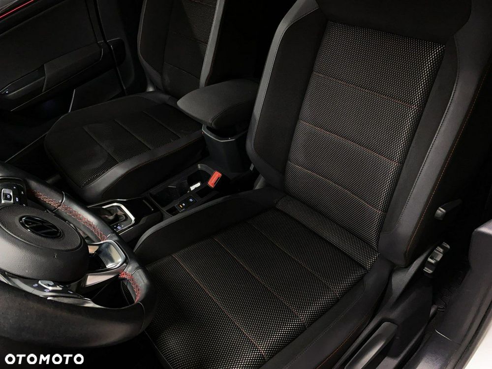 Volkswagen T-Roc - 28