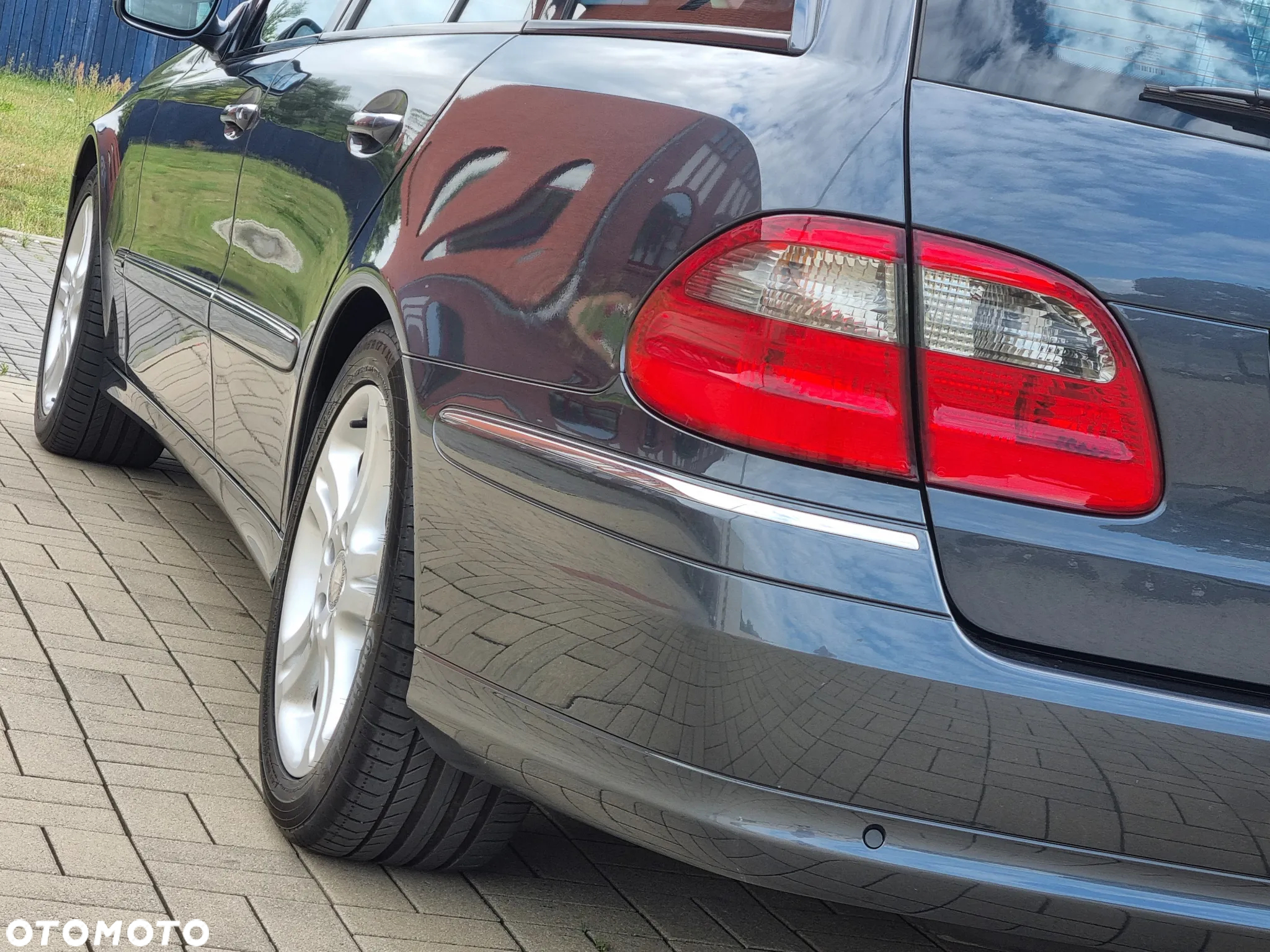 Mercedes-Benz Klasa E 200 T BlueEFFICIENCY 7G-TRONIC Avantgarde - 12