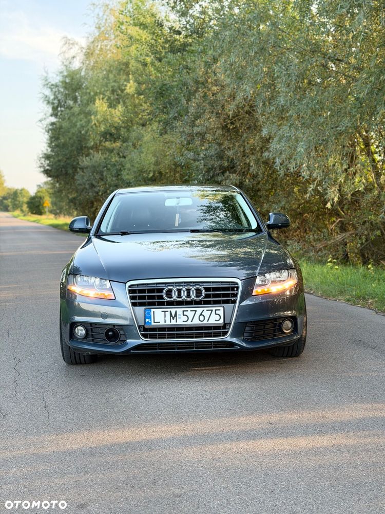 Audi A4 Limousine - 4