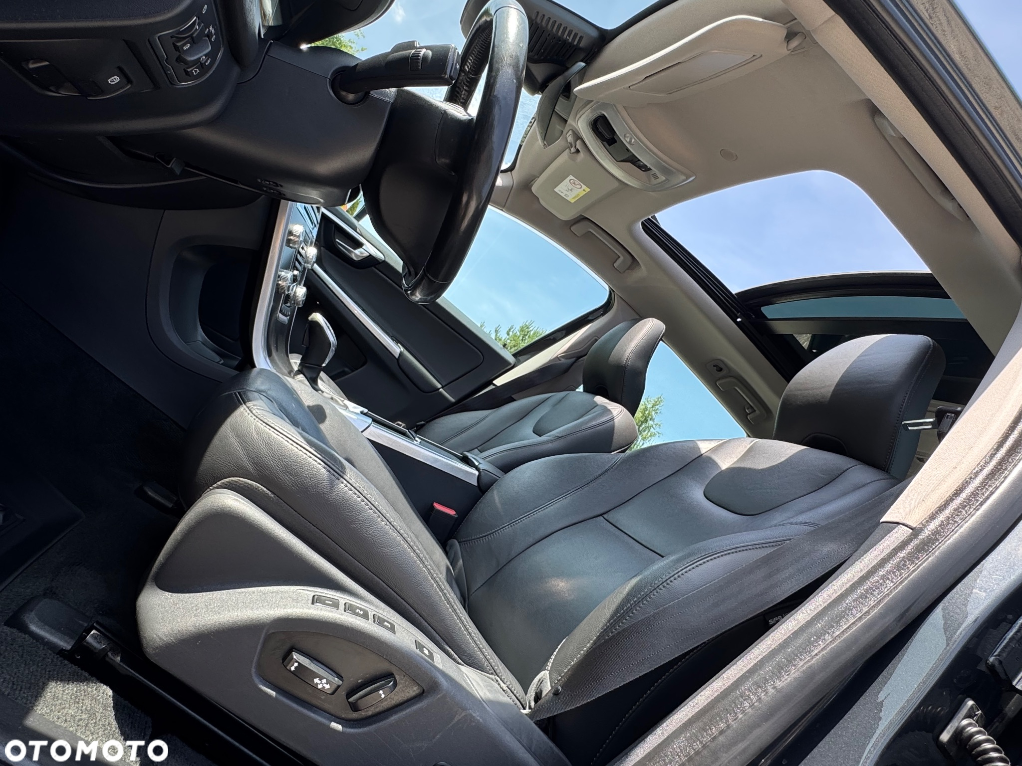 Volvo XC 60 D3 Geartronic Summum - 4
