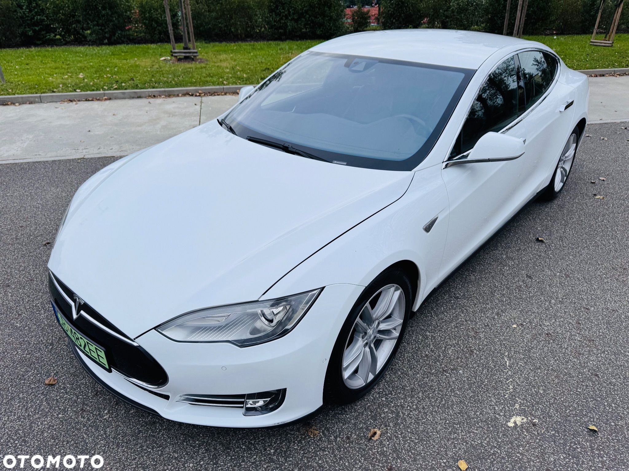 Tesla Model S Standard - 1