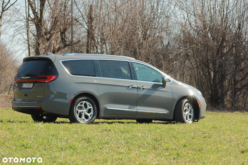 Chrysler Pacifica - 9