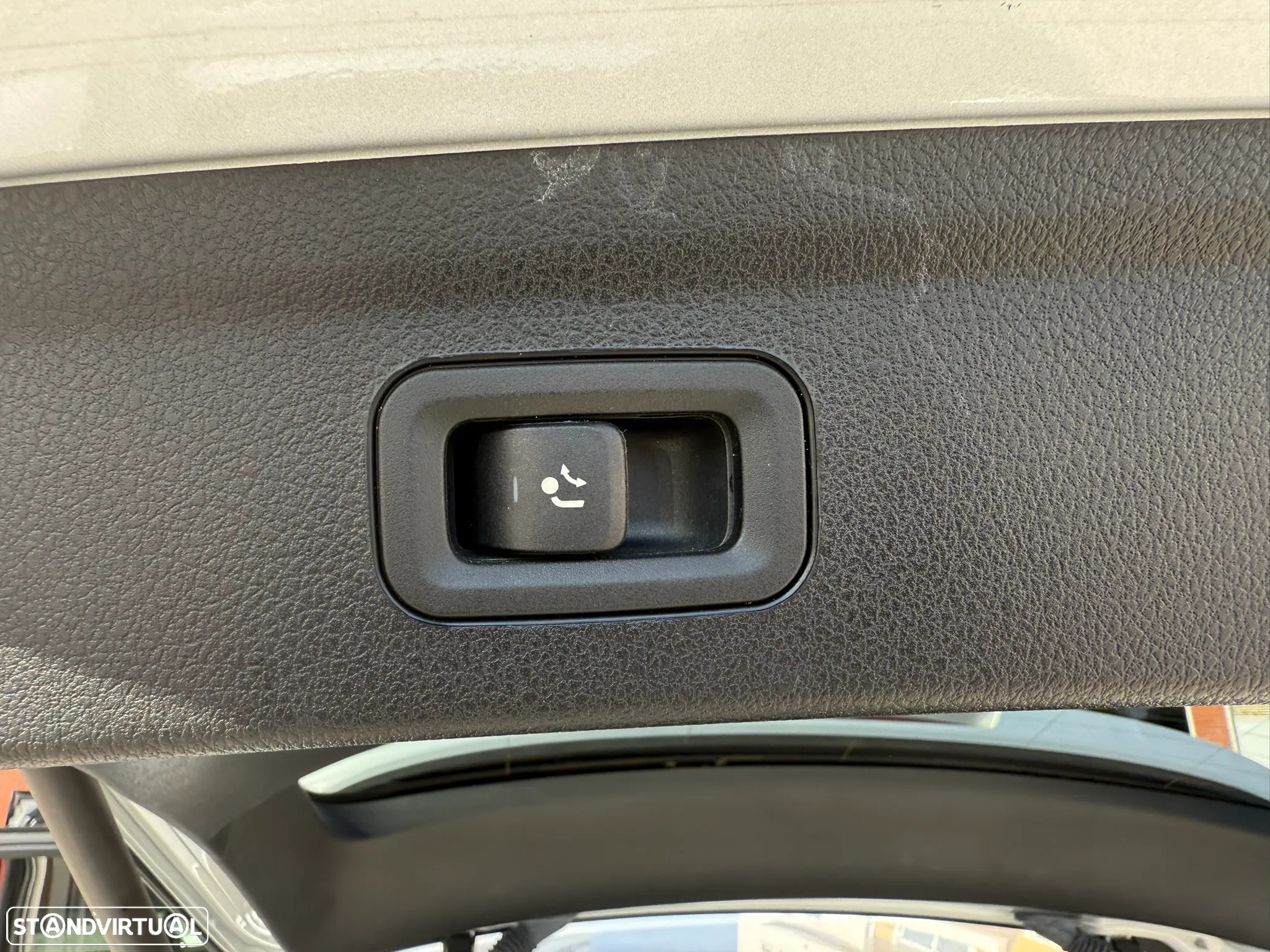 Mercedes-Benz GLE 300 d 4Matic - 24