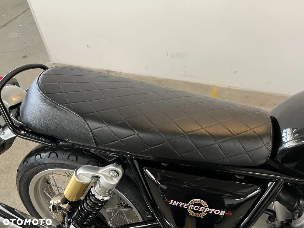 Royal Enfield Interceptor - 13