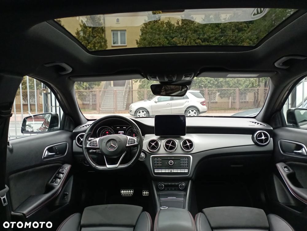 Mercedes-Benz GLA 220 4-Matic AMG Line - 10