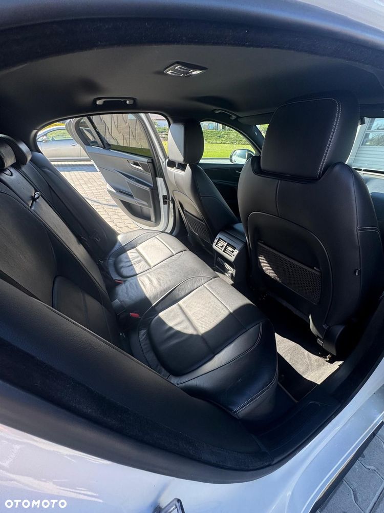 Jaguar XE 20d R-Sport Ingenium Edition - 9
